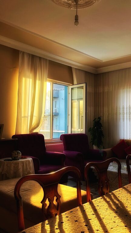 Simple Tips for Creating a Cozy and Inviting Home Environment